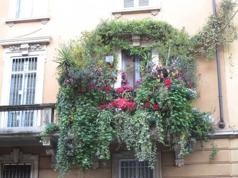 Cevtni balkon u Isoli